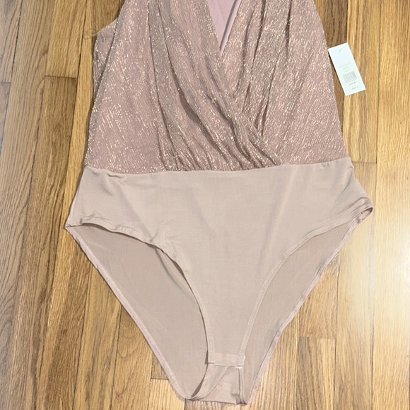 NWT metallic bodysuit - Picture 3 of 5